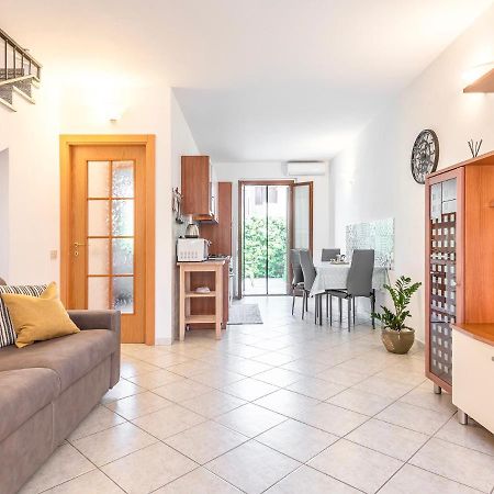 プーラ A Casa Di Lucaヴィラ エクステリア 写真