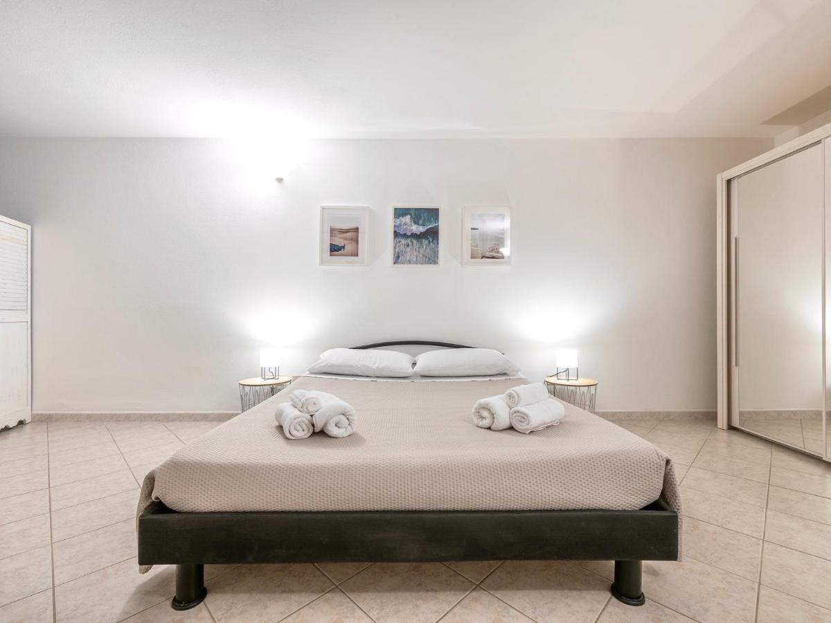 プーラ A Casa Di Lucaヴィラ エクステリア 写真